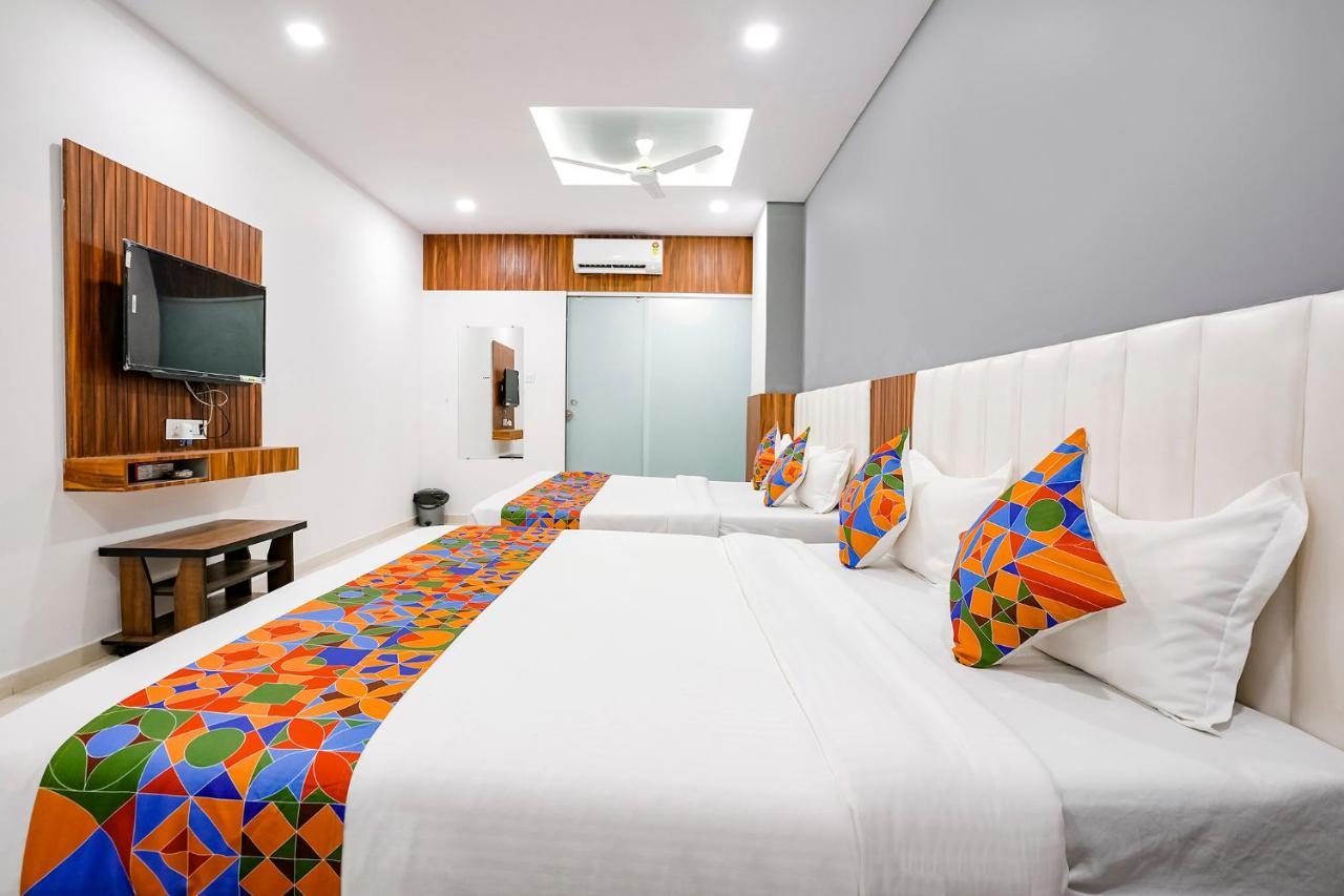 Fabhotel Magnus Surat Exterior foto