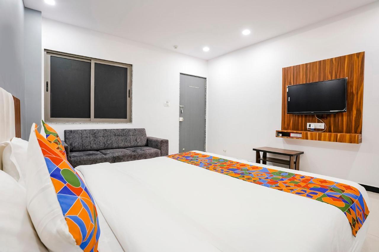 Fabhotel Magnus Surat Exterior foto